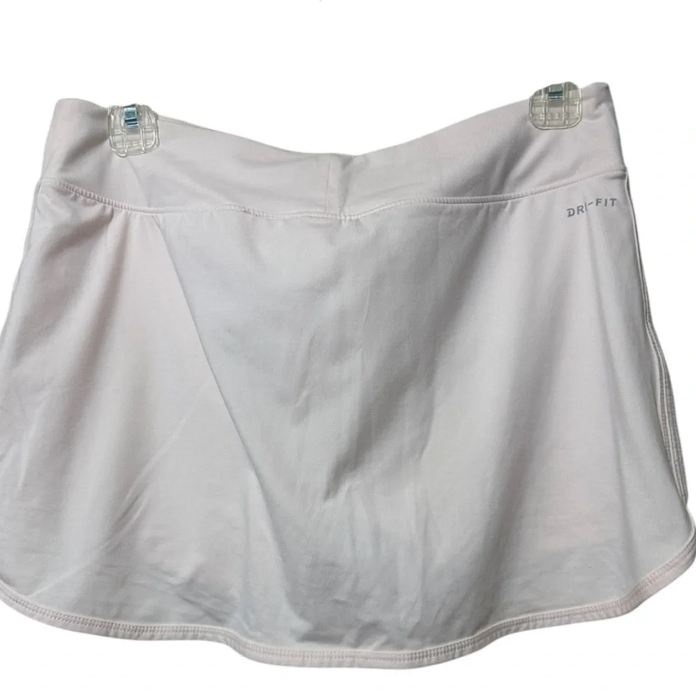 Nike Cream Athletic Shorts Lightweight Moisture-Wicking